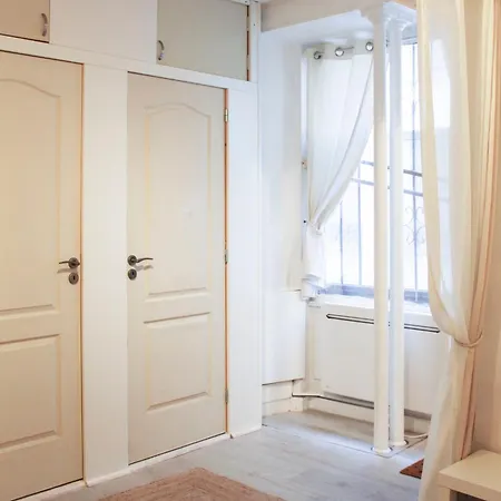 Apartment Charming For 4 People In 15 *