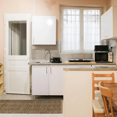 Charming For 4 People In 15 Paris